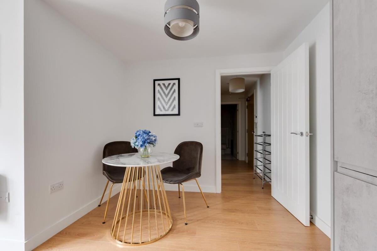 1 Bed Modern Apartment In A Converted Mill Leeds  Luaran gambar